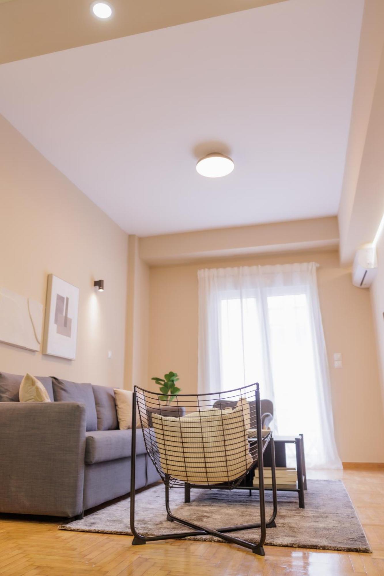 Modern 2Bdr Apt - 2' To Metro - Direct To Acropolis *